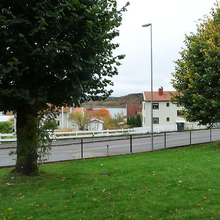 Ekhult Apartments - Ground Floor - Garden And Lake View Ulricehamn Exterior foto